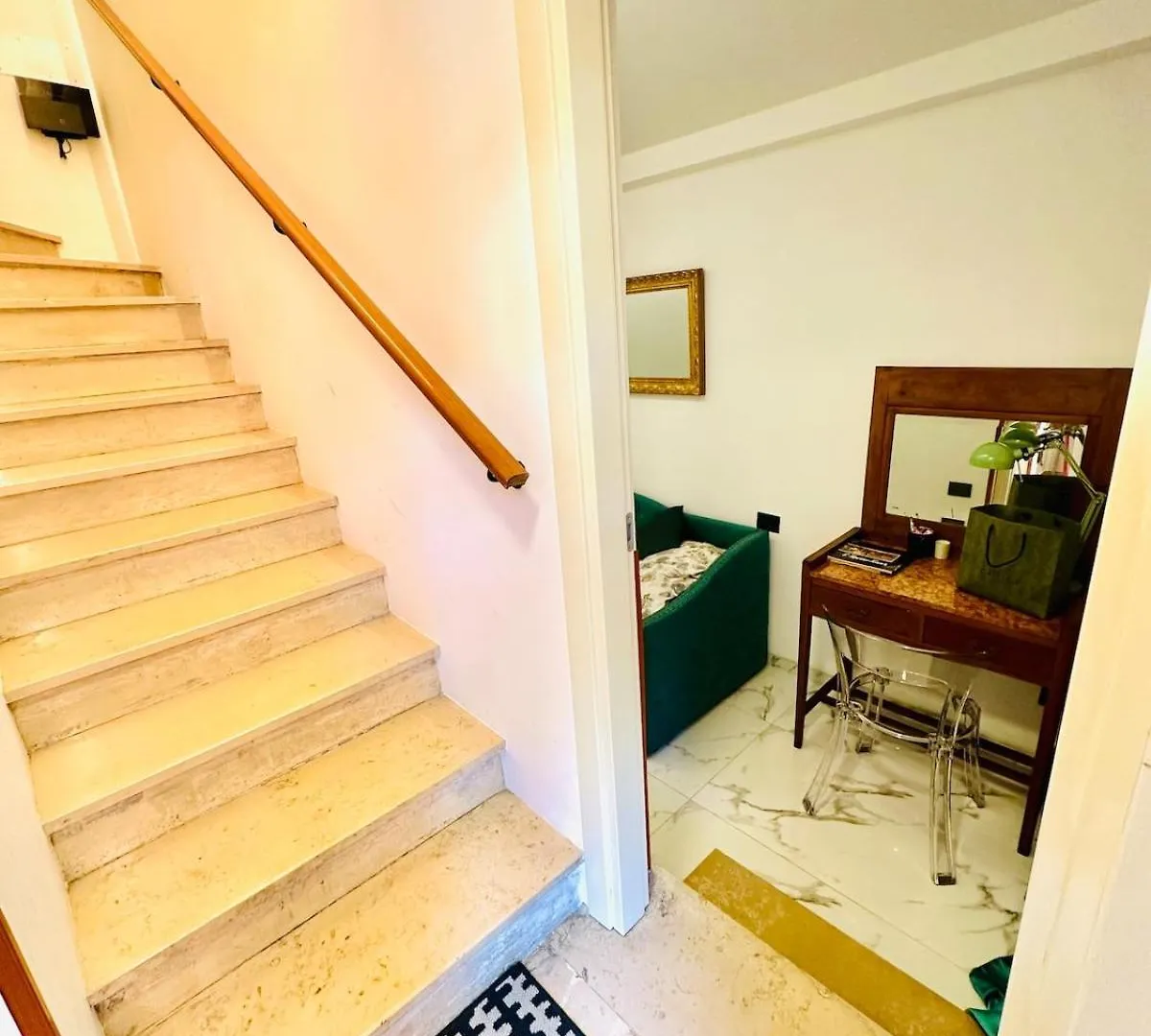Quo Vadis Apartment Rome 0*,  Italy