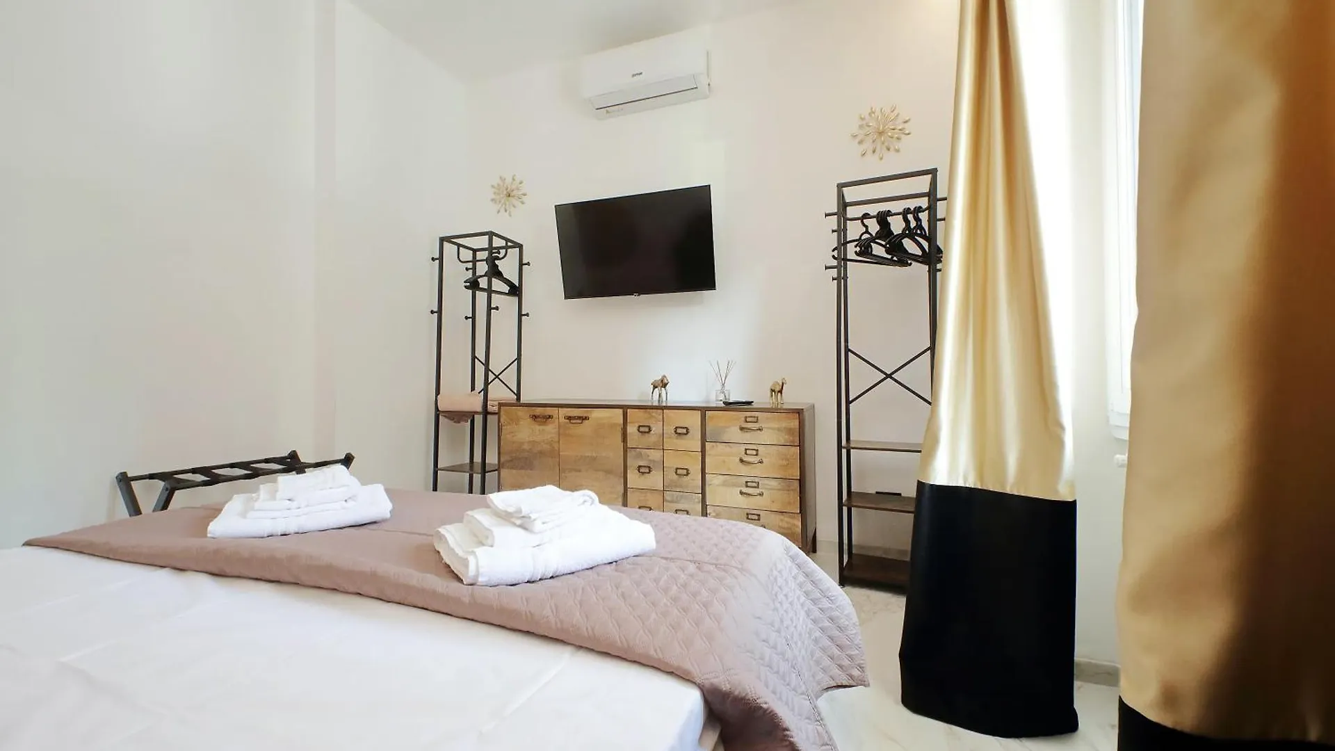 Quo Vadis Apartment Rome Italy